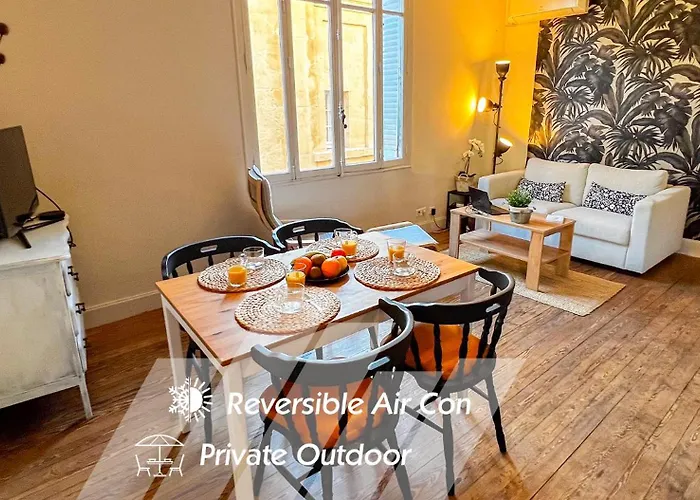 Ac - Private Exterior - Au Pied Du Palais Des Papes!