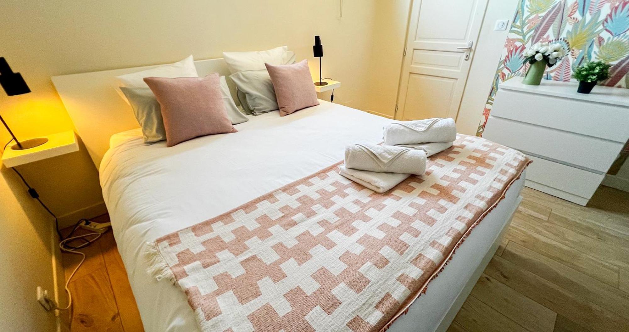 Appartement Ac - Private Exterior - Au Pied Du Palais Des Papes! *