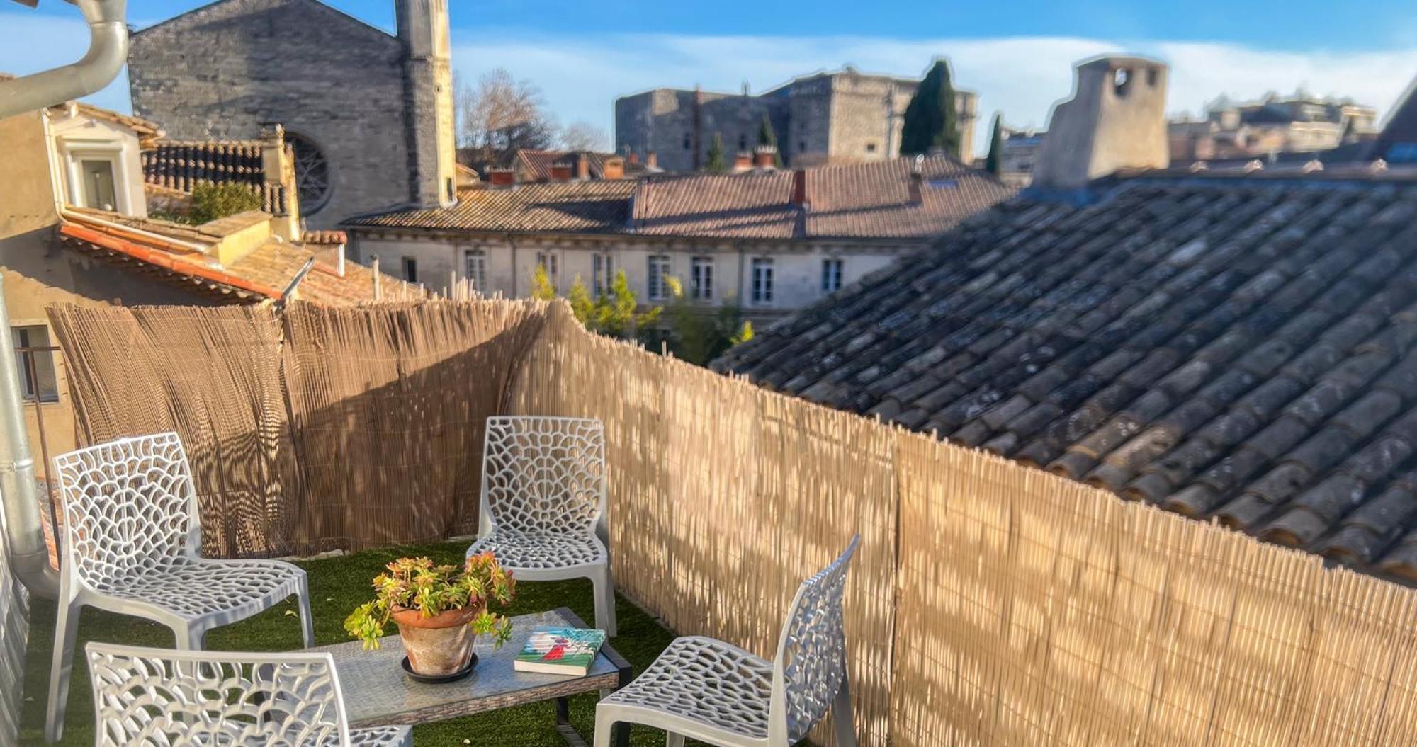 Appartement Ac - Private Exterior - Au Pied Du Palais Des Papes! Avignon