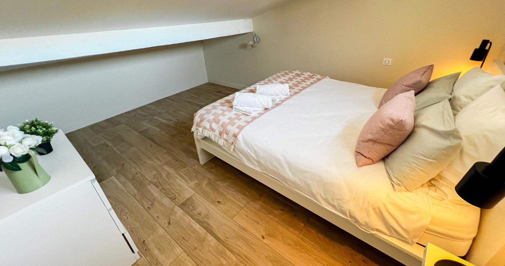 Appartement Ac - Private Exterior - Au Pied Du Palais Des Papes!