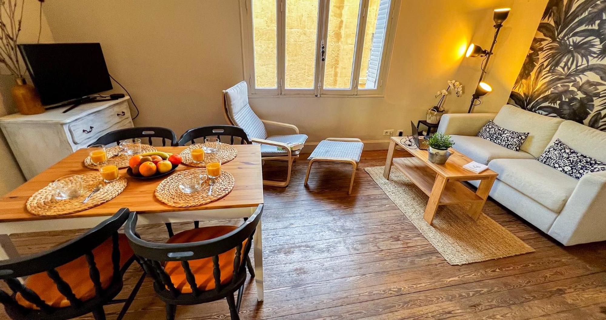 Appartement Ac - Private Exterior - Au Pied Du Palais Des Papes! *